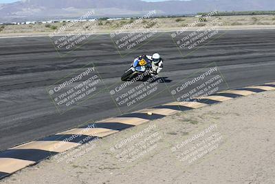 media/Jan-16-2026-CVMA Friday Practice (Fri) [[6f2bf47531]]/5-Racer 4-Trackday1/Session 2 (Bowl)/